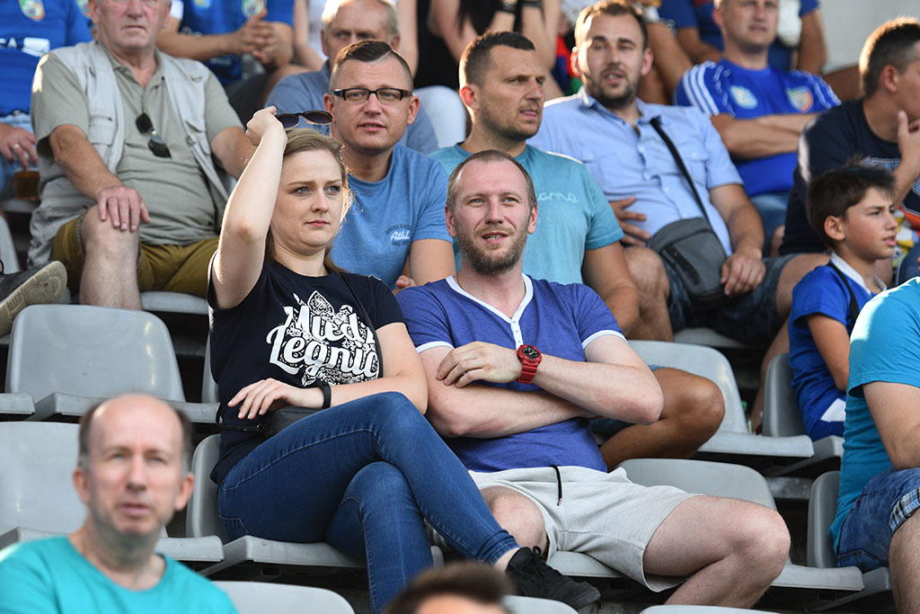 Mecz Miedzi z Pogonią obejrzał komplet widzów. Brawo kibice!
