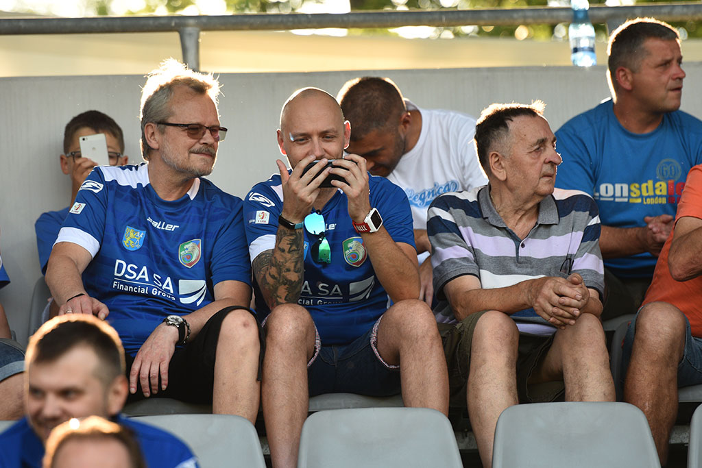 Mecz Miedzi z Pogonią obejrzał komplet widzów. Brawo kibice!