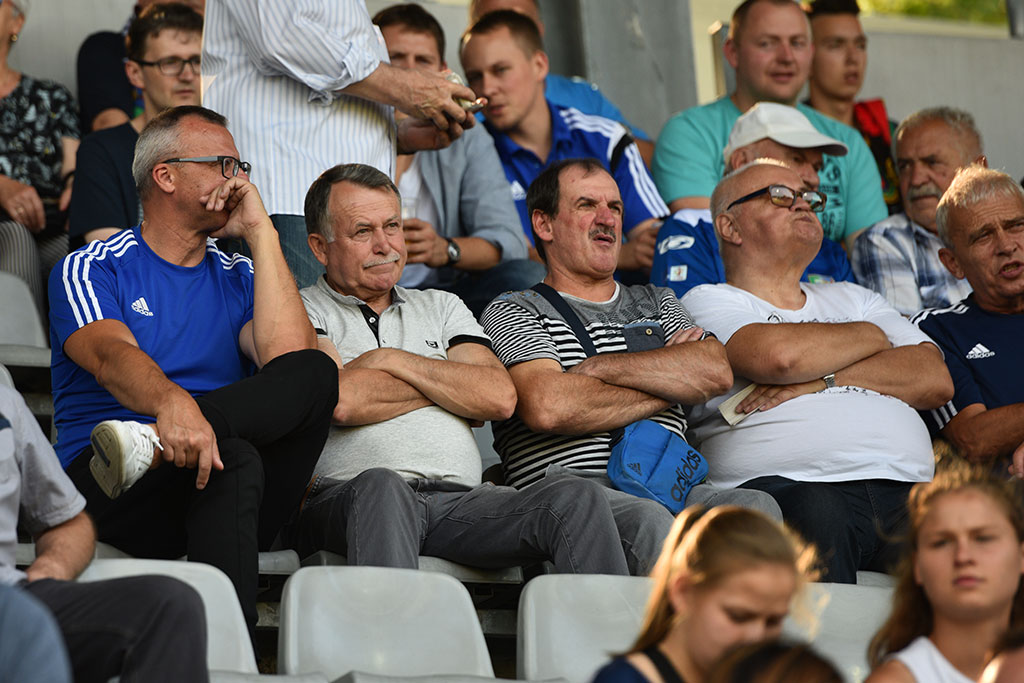 Mecz Miedzi z Pogonią obejrzał komplet widzów. Brawo kibice!