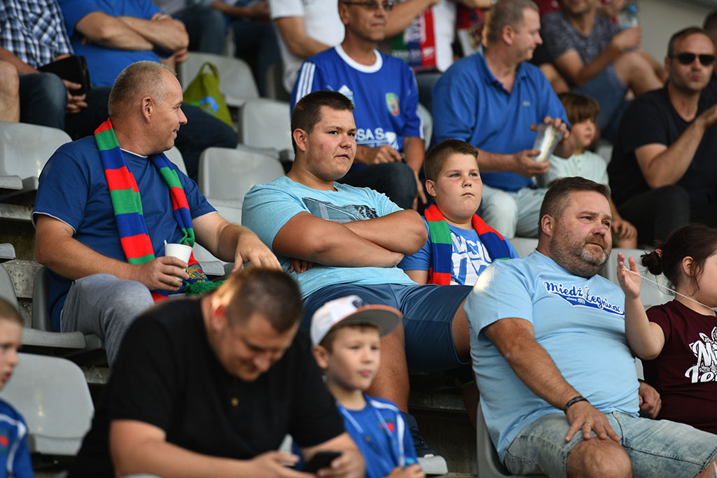 Mecz Miedzi z Pogonią obejrzał komplet widzów. Brawo kibice!