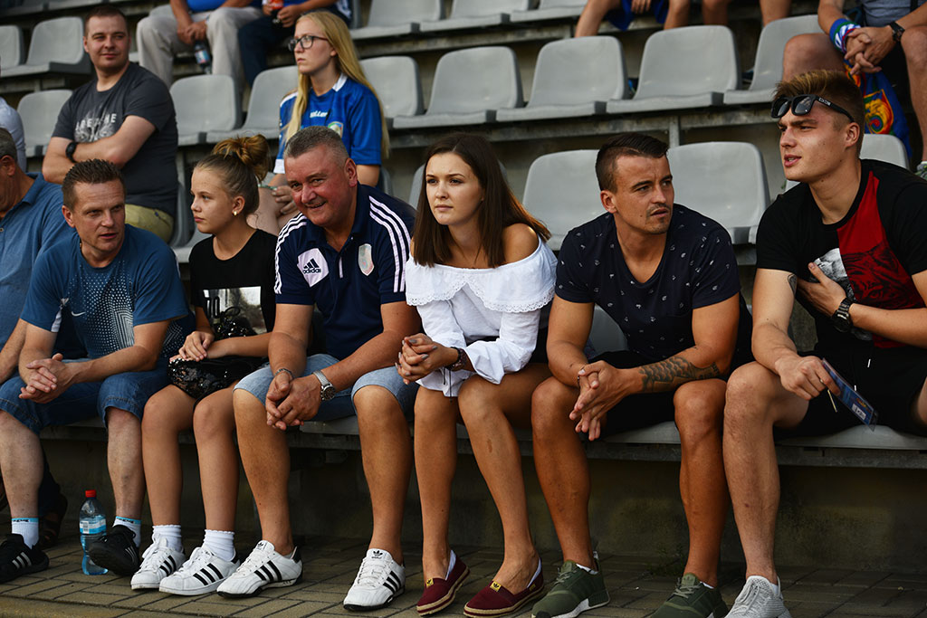 Mecz Miedzi z Pogonią obejrzał komplet widzów. Brawo kibice!