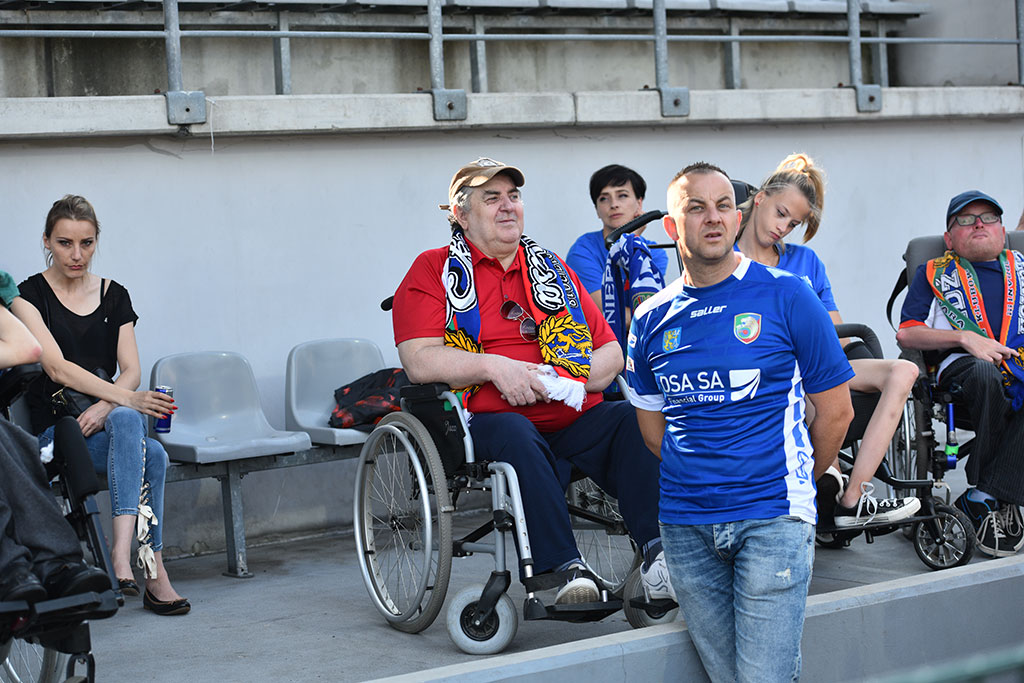 Mecz Miedzi z Pogonią obejrzał komplet widzów. Brawo kibice!