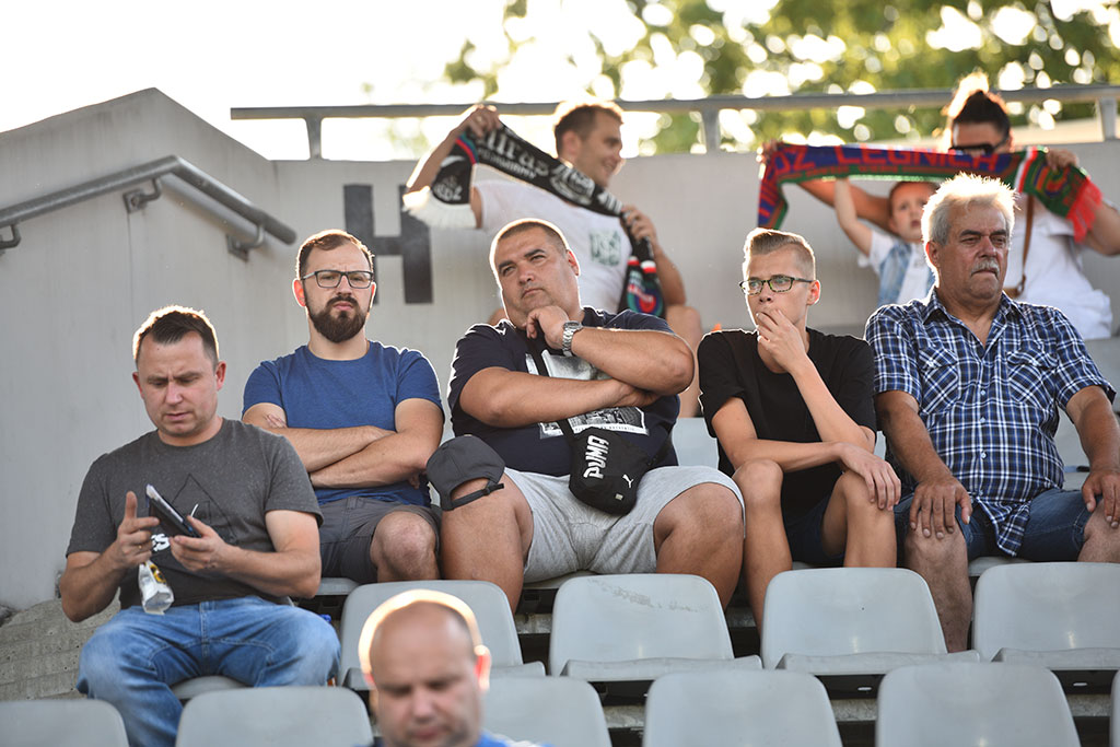 Mecz Miedzi z Pogonią obejrzał komplet widzów. Brawo kibice!