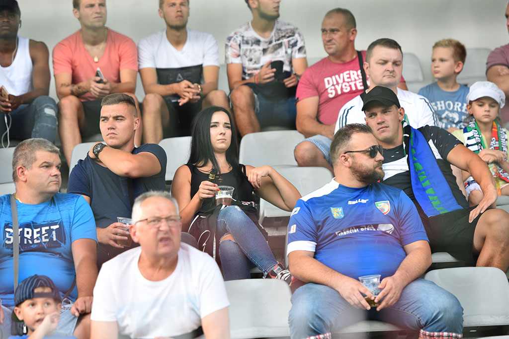 Mecz Miedzi z Pogonią obejrzał komplet widzów. Brawo kibice!