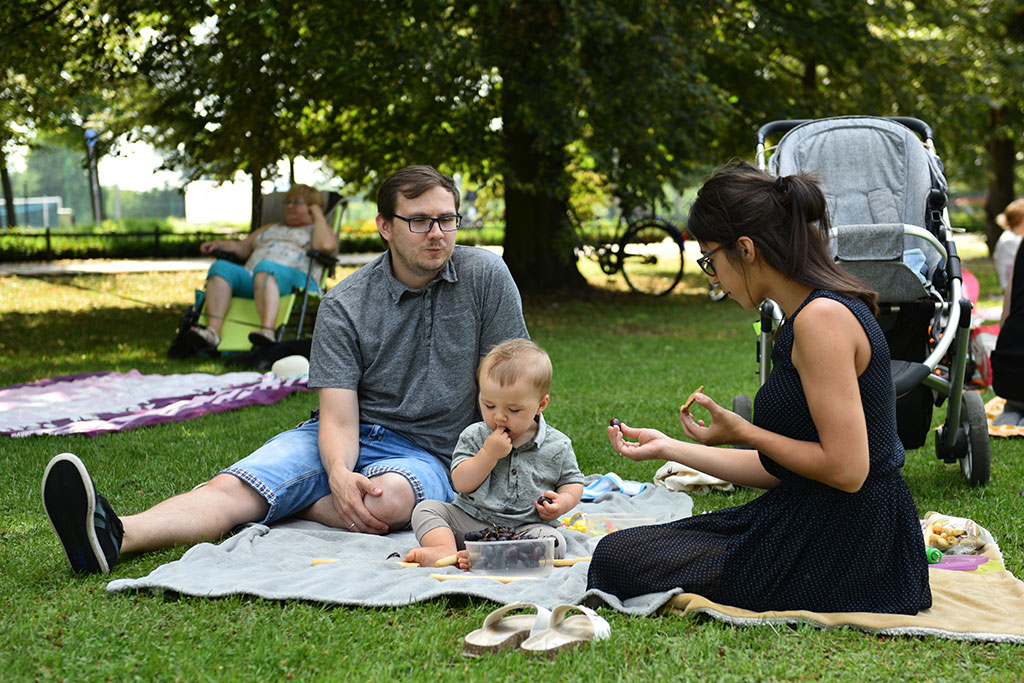 Niedzielny piknik na Polanie Angielskiej Parku Miejskiego
