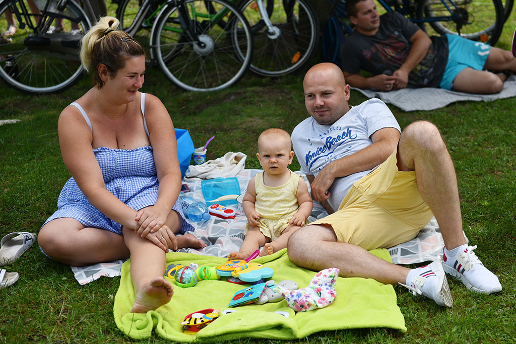 Niedzielny piknik na Polanie Angielskiej Parku Miejskiego