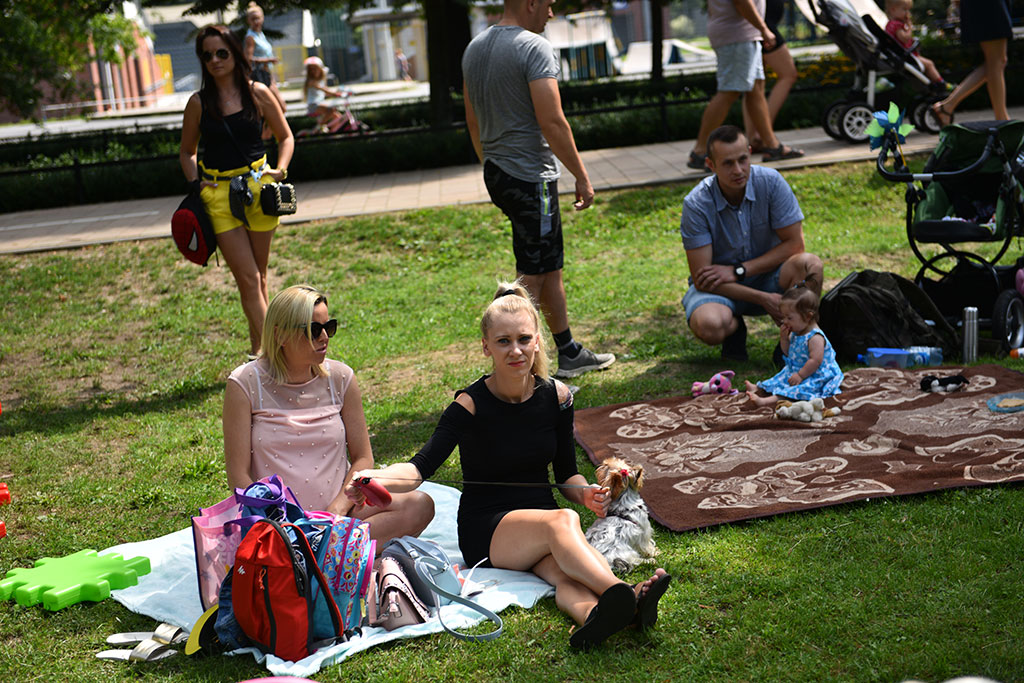 Niedzielny piknik na Polanie Angielskiej Parku Miejskiego