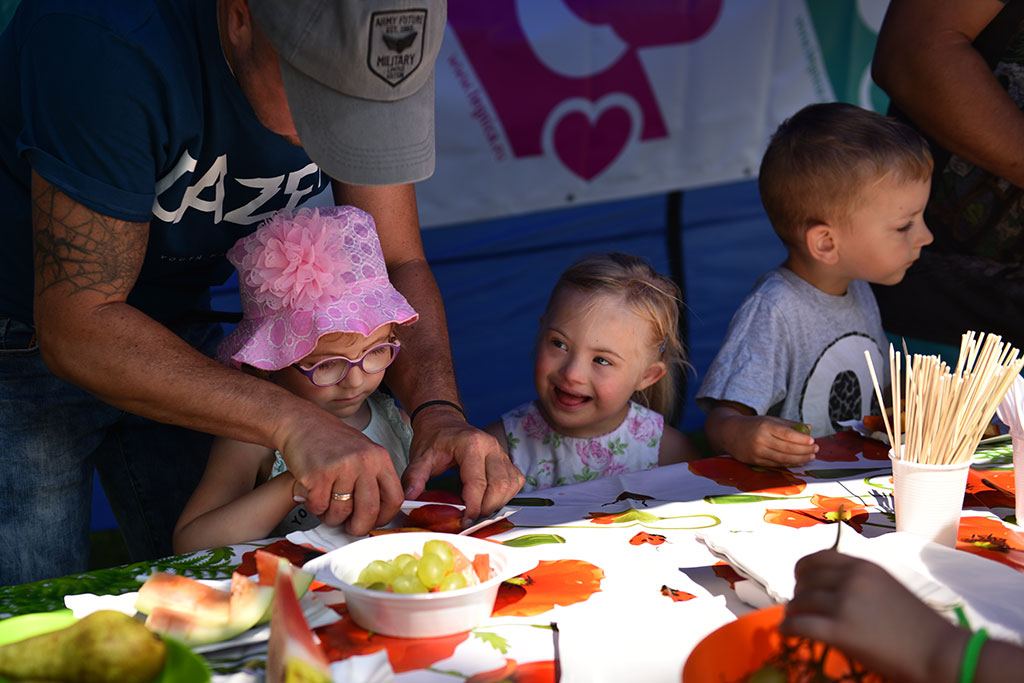 Niedzielny piknik na Polanie Angielskiej Parku Miejskiego