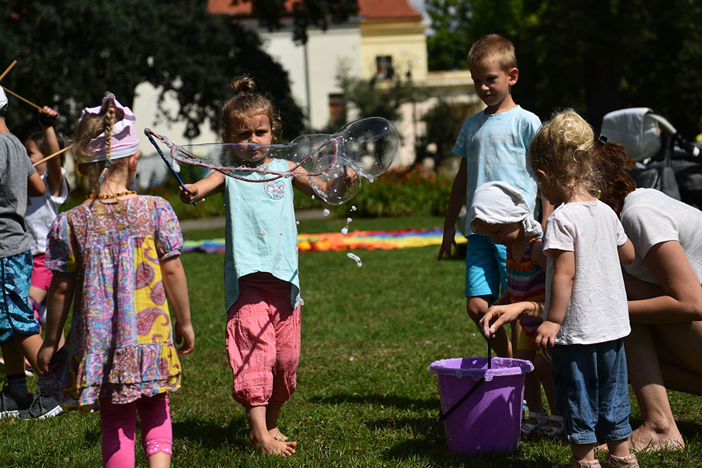 Niedzielny piknik na Polanie Angielskiej Parku Miejskiego