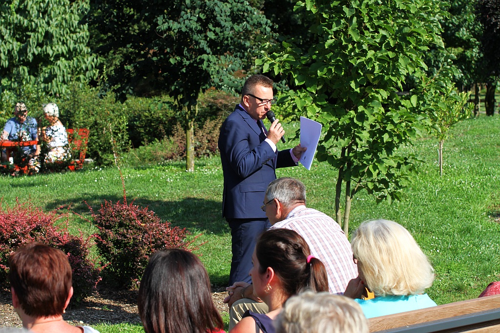 Huragan poezji ściągnął tłumy do legnickiej palmiarni