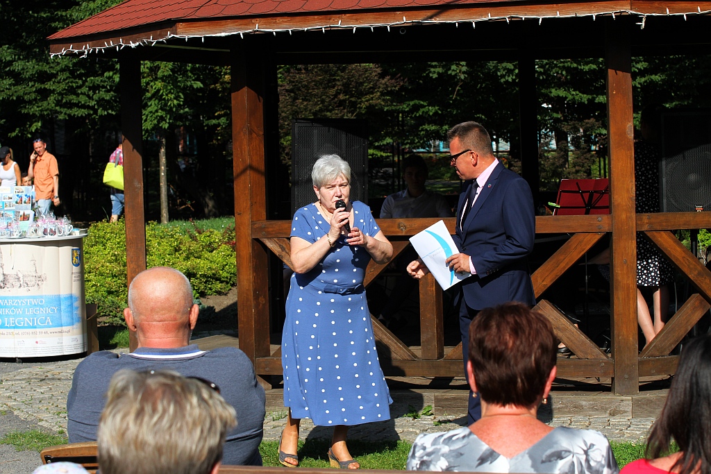 Huragan poezji ściągnął tłumy do legnickiej palmiarni