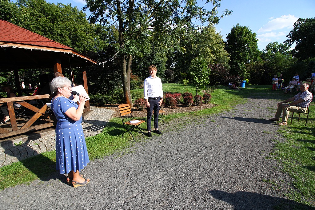 Huragan poezji ściągnął tłumy do legnickiej palmiarni