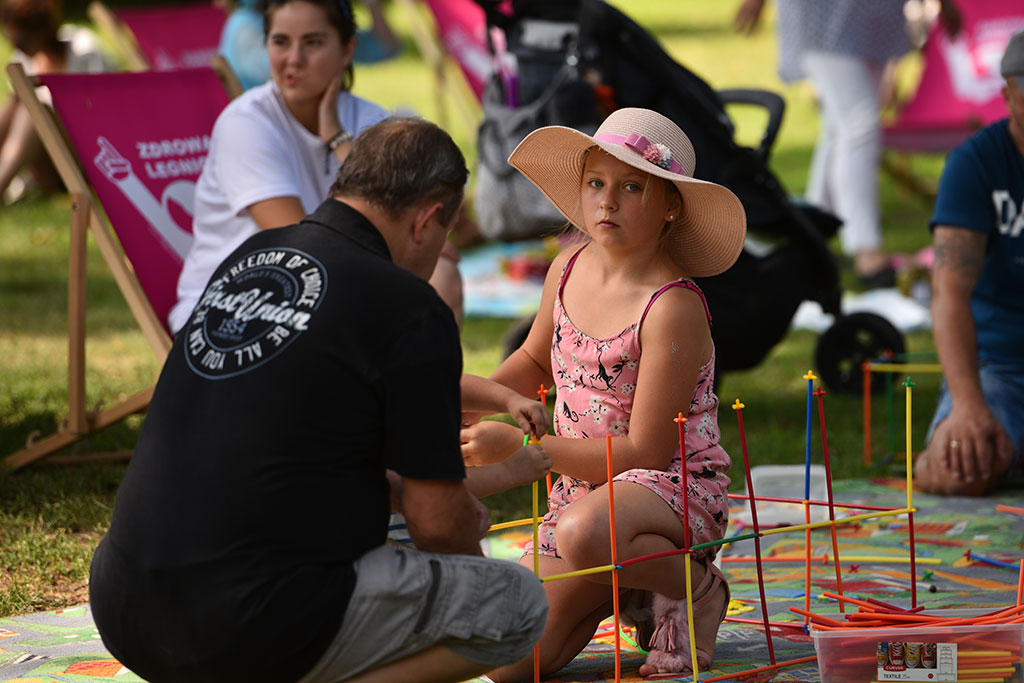 Niedzielny piknik na Polanie Angielskiej Parku Miejskiego