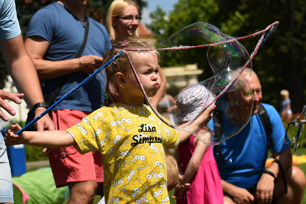 Niedzielny piknik na Polanie Angielskiej Parku Miejskiego