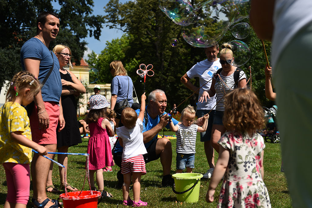 Niedzielny piknik na Polanie Angielskiej Parku Miejskiego
