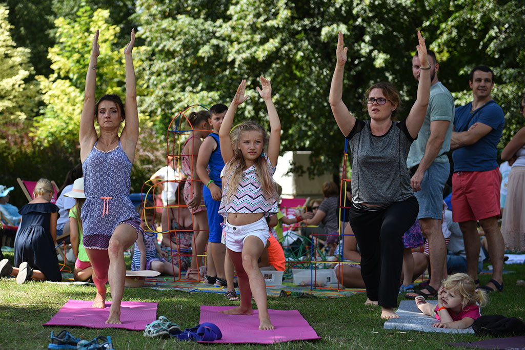 Niedzielny piknik na Polanie Angielskiej Parku Miejskiego