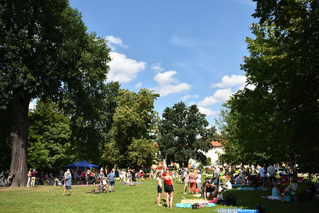Niedzielny piknik na Polanie Angielskiej Parku Miejskiego