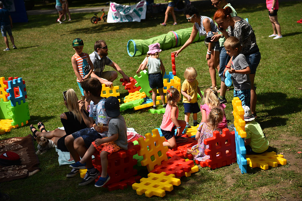 Niedzielny piknik na Polanie Angielskiej Parku Miejskiego