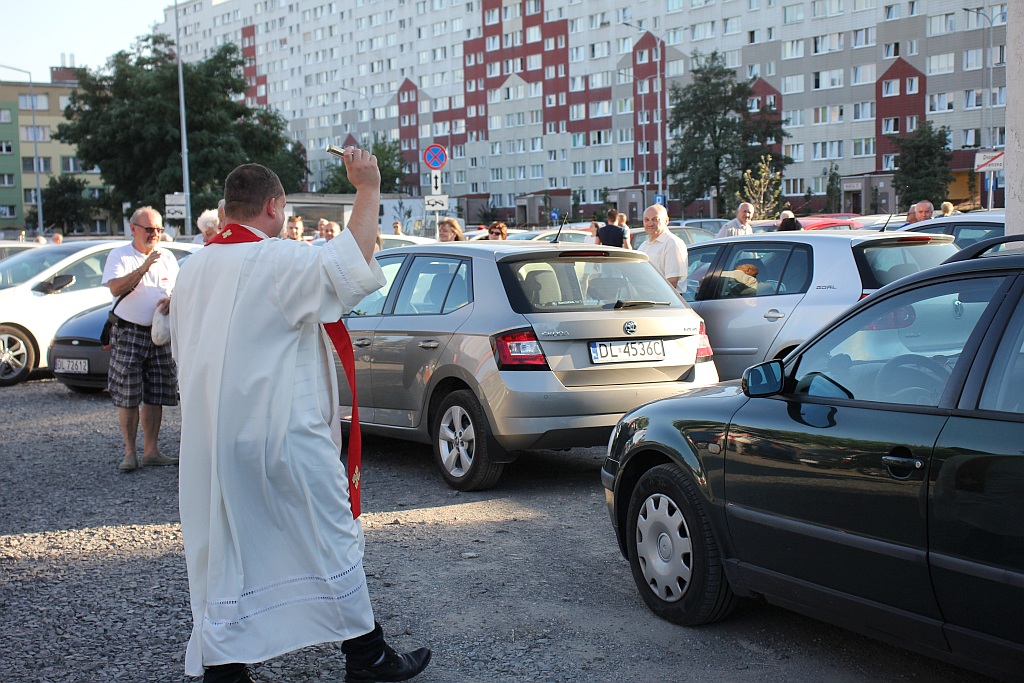 W dzień Świętego Krzystofa poświęcili swoje auta        
