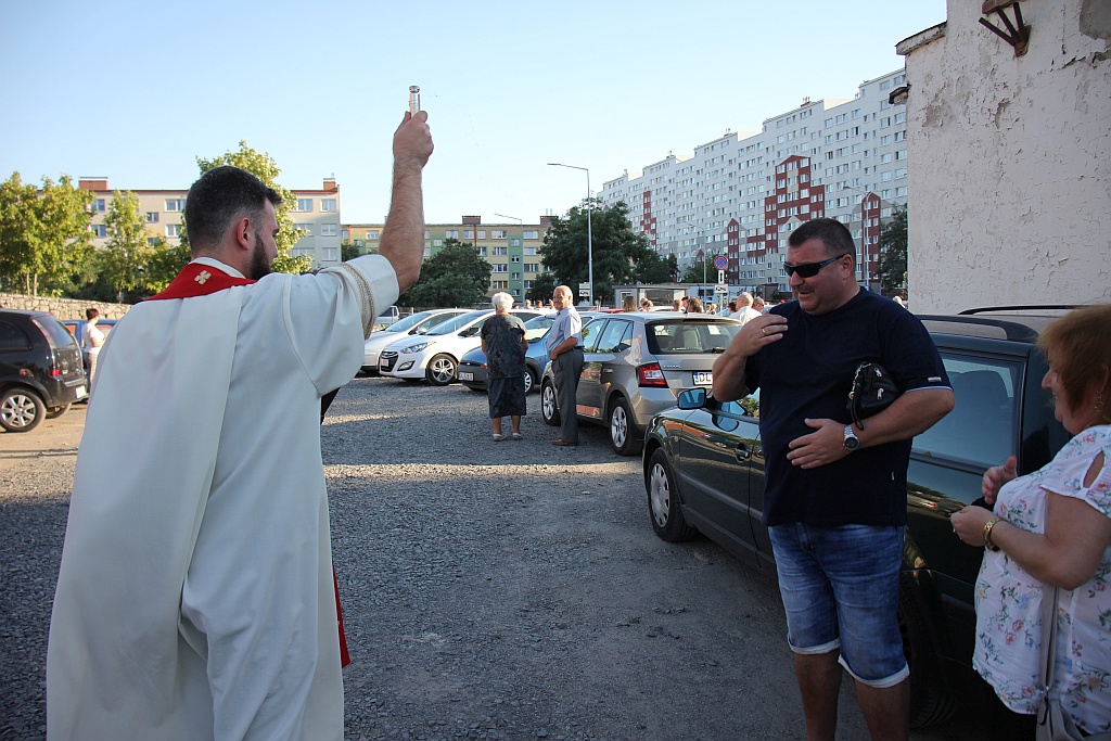 W dzień Świętego Krzystofa poświęcili swoje auta        
