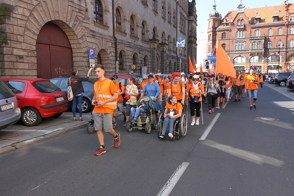 Pielgrzymi z Legnicy i regionu ruszyli w drogę na Jasną Górę
