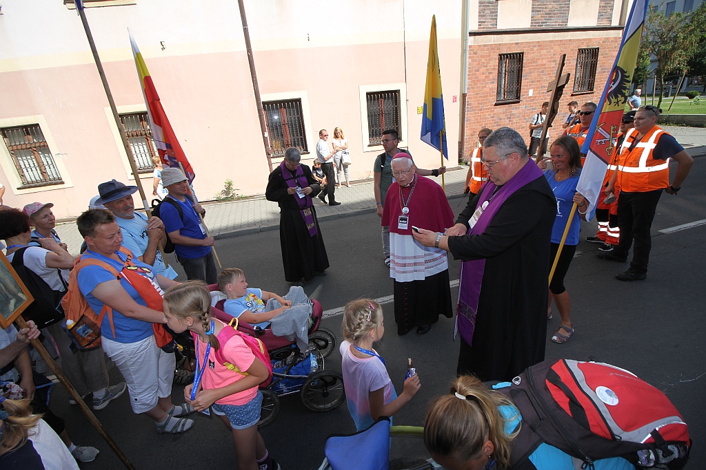 Pielgrzymi z Legnicy i regionu ruszyli w drogę na Jasną Górę