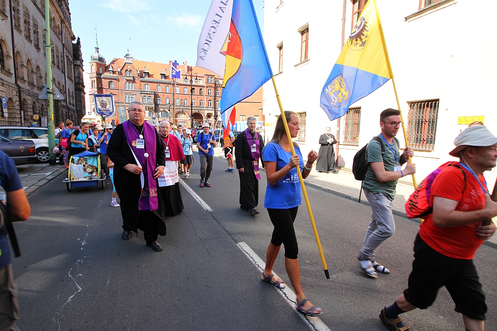 Pielgrzymi z Legnicy i regionu ruszyli w drogę na Jasną Górę