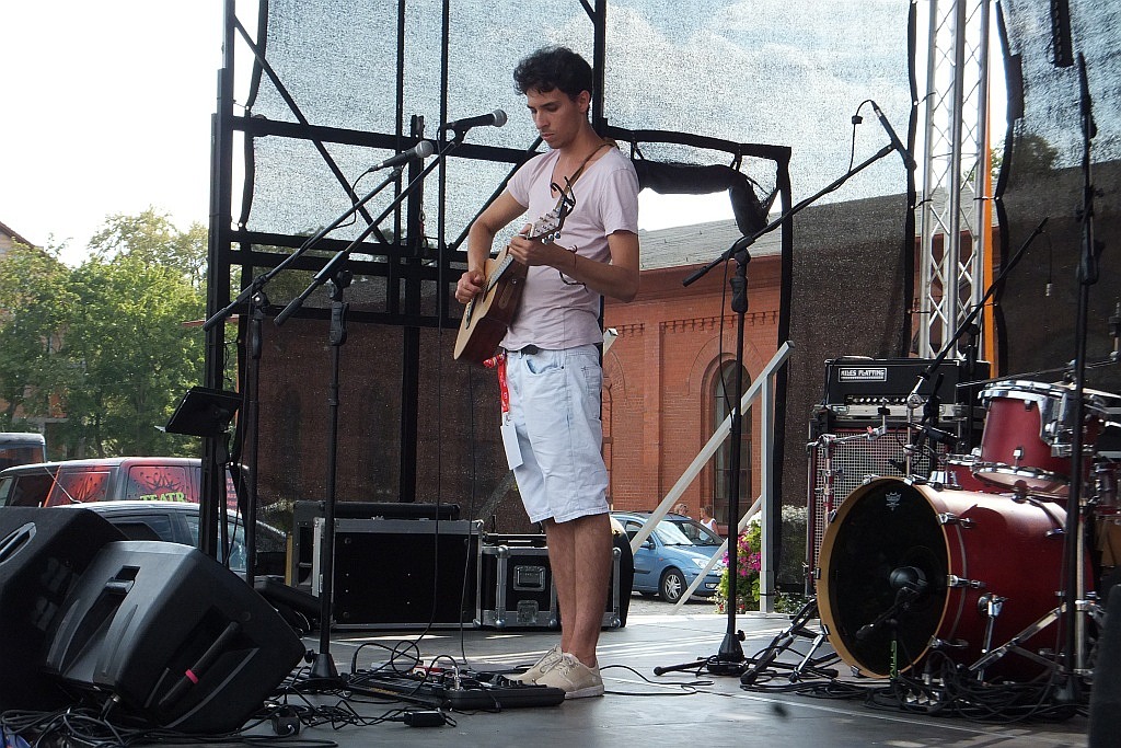 Pierwszy dzień Festiwalu Polskich Legend na dziedzińcu PWSZ
