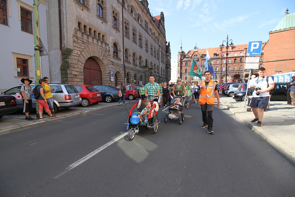 Pielgrzymi z Legnicy i regionu ruszyli w drogę na Jasną Górę