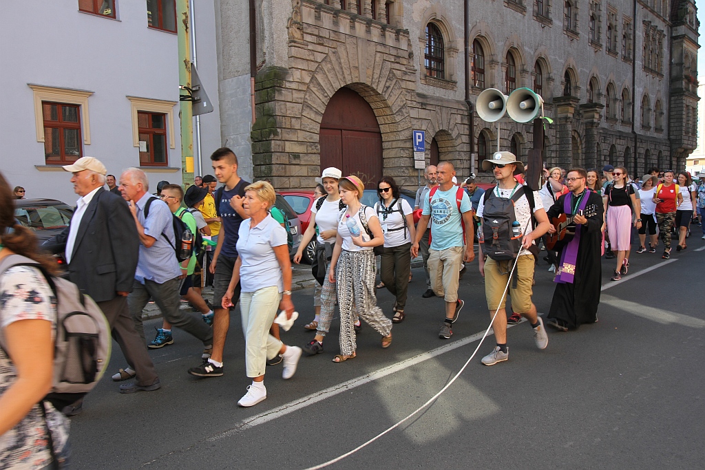 Pielgrzymi z Legnicy i regionu ruszyli w drogę na Jasną Górę