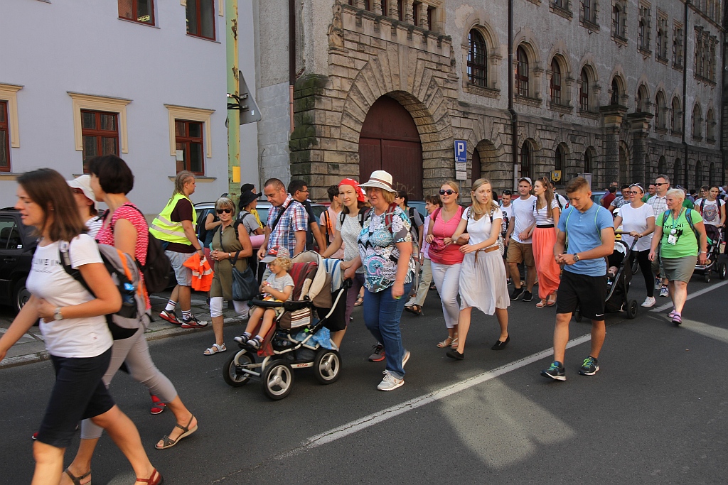 Pielgrzymi z Legnicy i regionu ruszyli w drogę na Jasną Górę