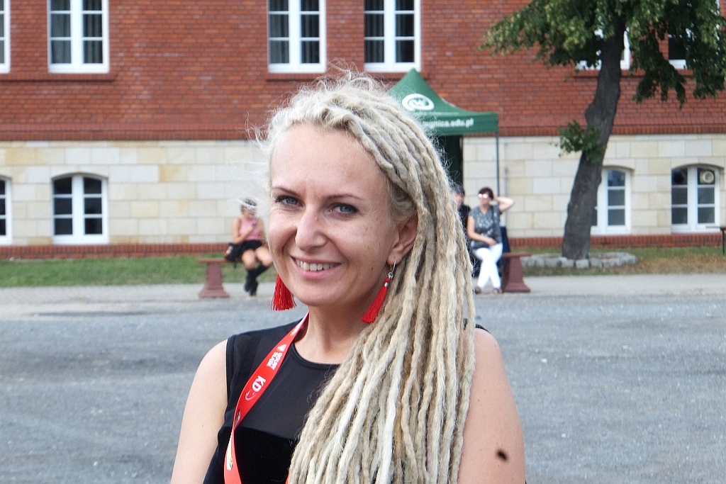 Pierwszy dzień Festiwalu Polskich Legend na dziedzińcu PWSZ