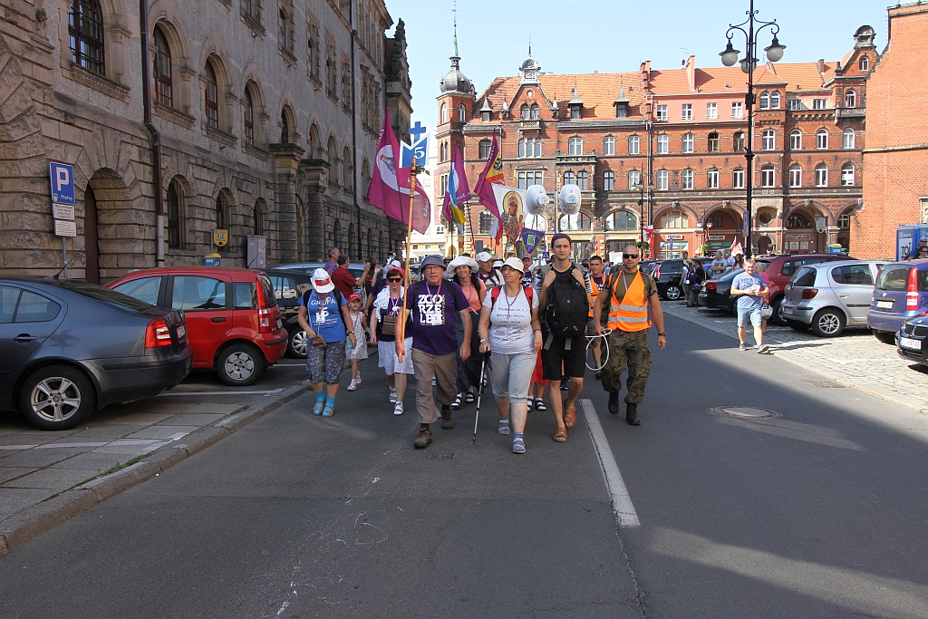 Pielgrzymi z Legnicy i regionu ruszyli w drogę na Jasną Górę