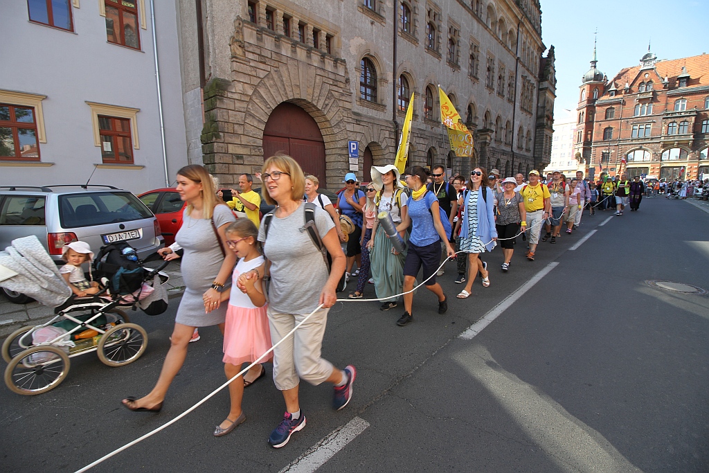 Pielgrzymi z Legnicy i regionu ruszyli w drogę na Jasną Górę