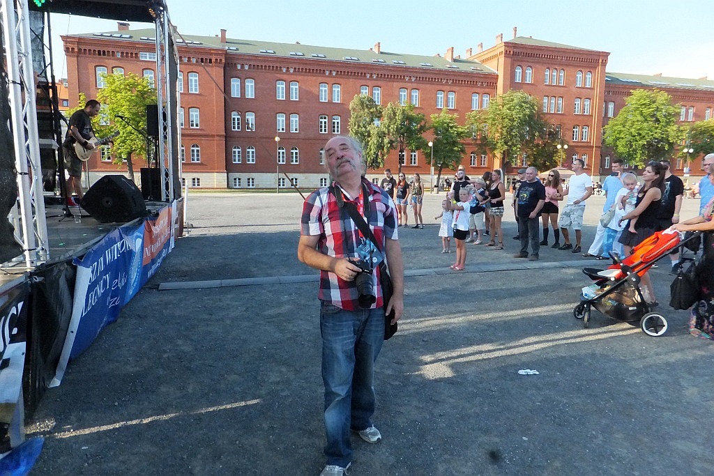 Pierwszy dzień Festiwalu Polskich Legend na dziedzińcu PWSZ