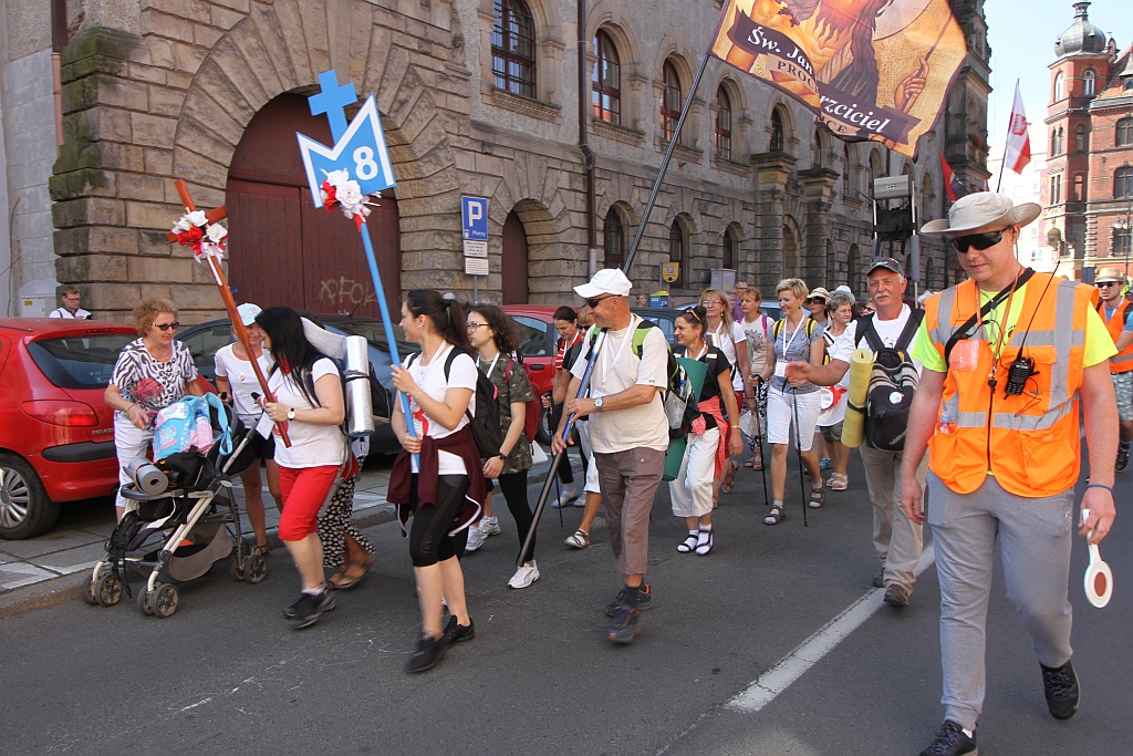 Pielgrzymi z Legnicy i regionu ruszyli w drogę na Jasną Górę