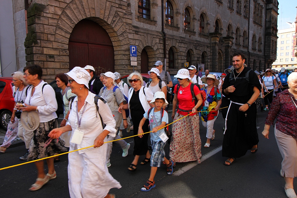 Pielgrzymi z Legnicy i regionu ruszyli w drogę na Jasną Górę