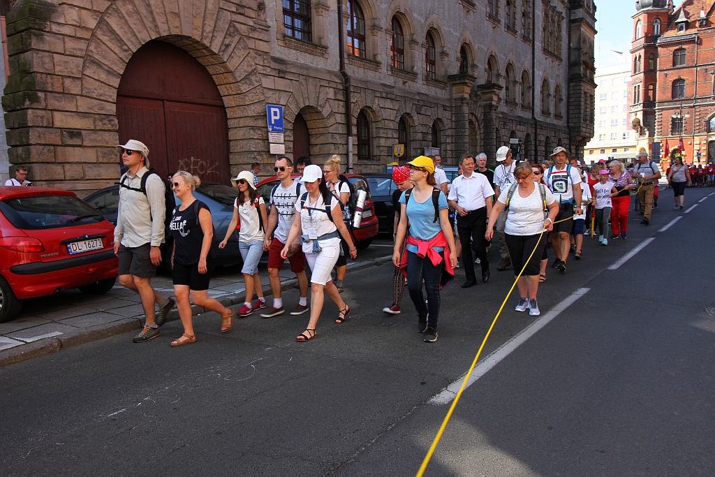 Pielgrzymi z Legnicy i regionu ruszyli w drogę na Jasną Górę