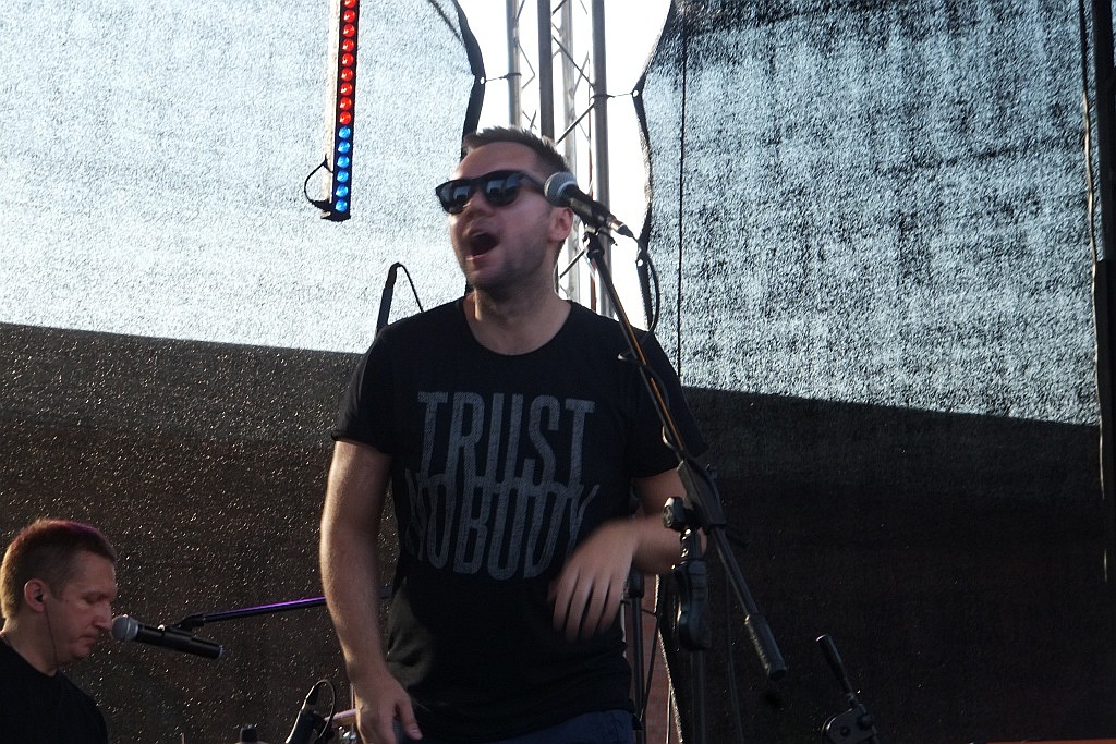 Pierwszy dzień Festiwalu Polskich Legend na dziedzińcu PWSZ