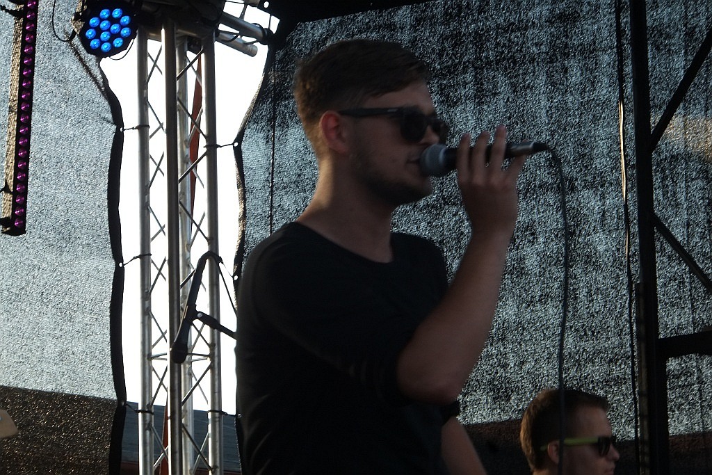 Pierwszy dzień Festiwalu Polskich Legend na dziedzińcu PWSZ