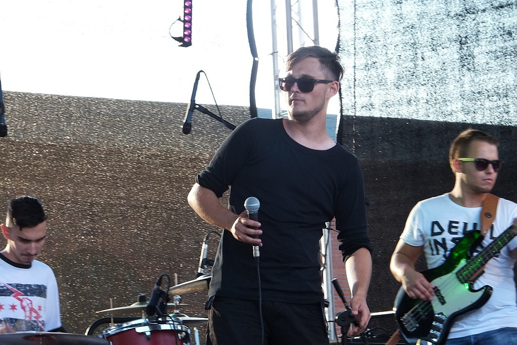 Pierwszy dzień Festiwalu Polskich Legend na dziedzińcu PWSZ