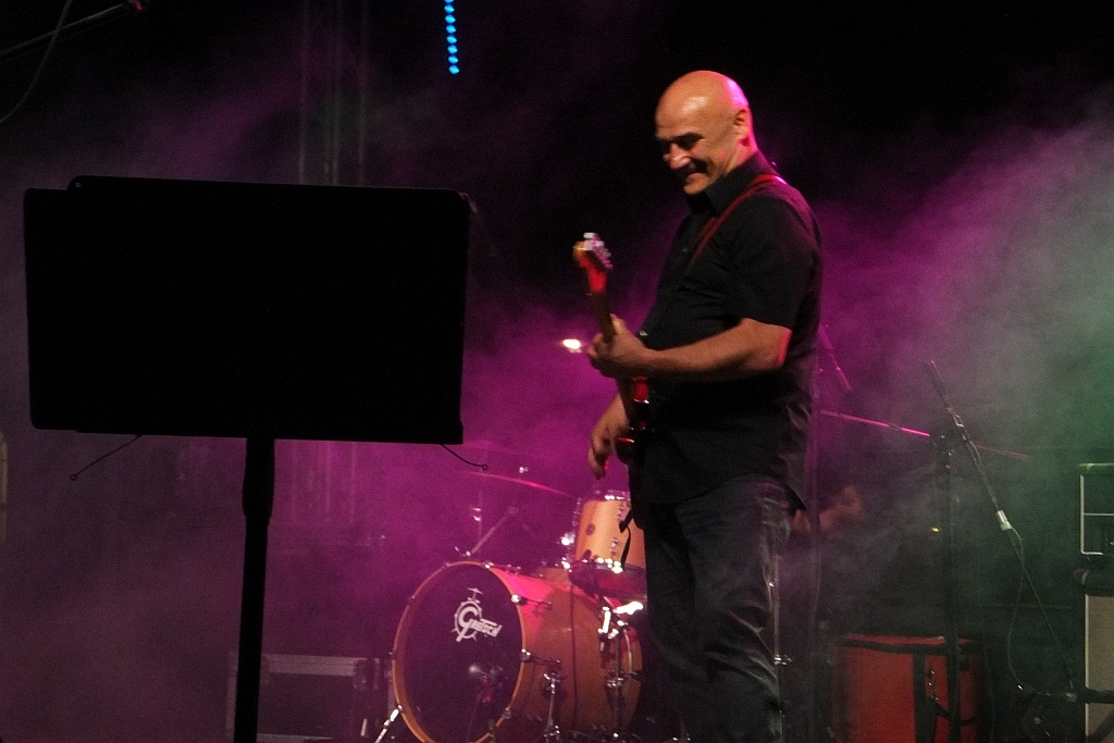 Pierwszy dzień Festiwalu Polskich Legend na dziedzińcu PWSZ