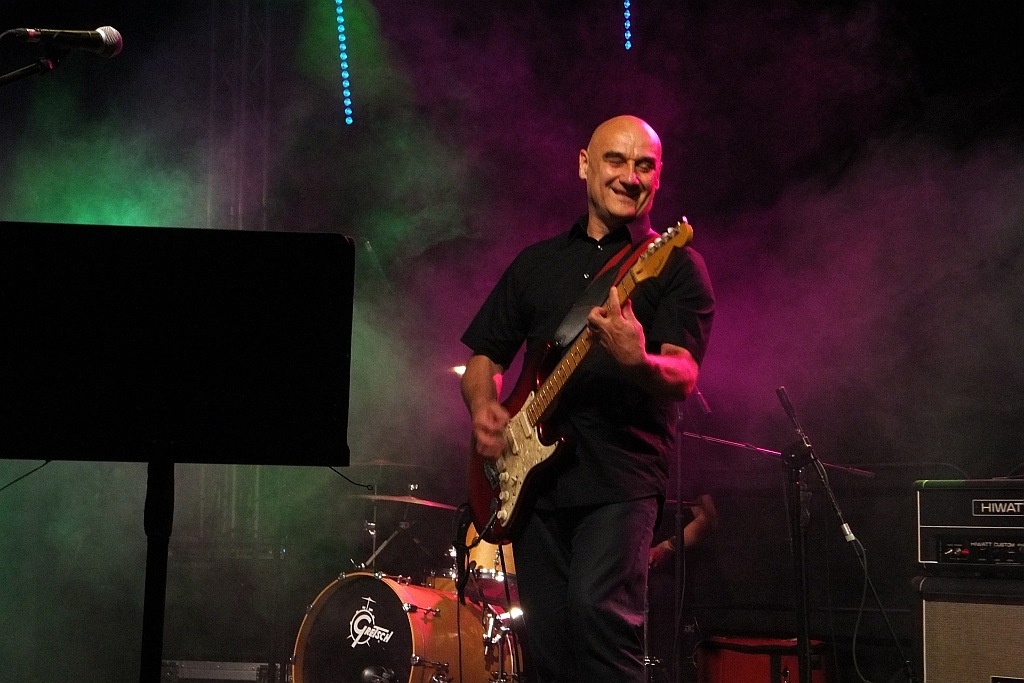 Pierwszy dzień Festiwalu Polskich Legend na dziedzińcu PWSZ