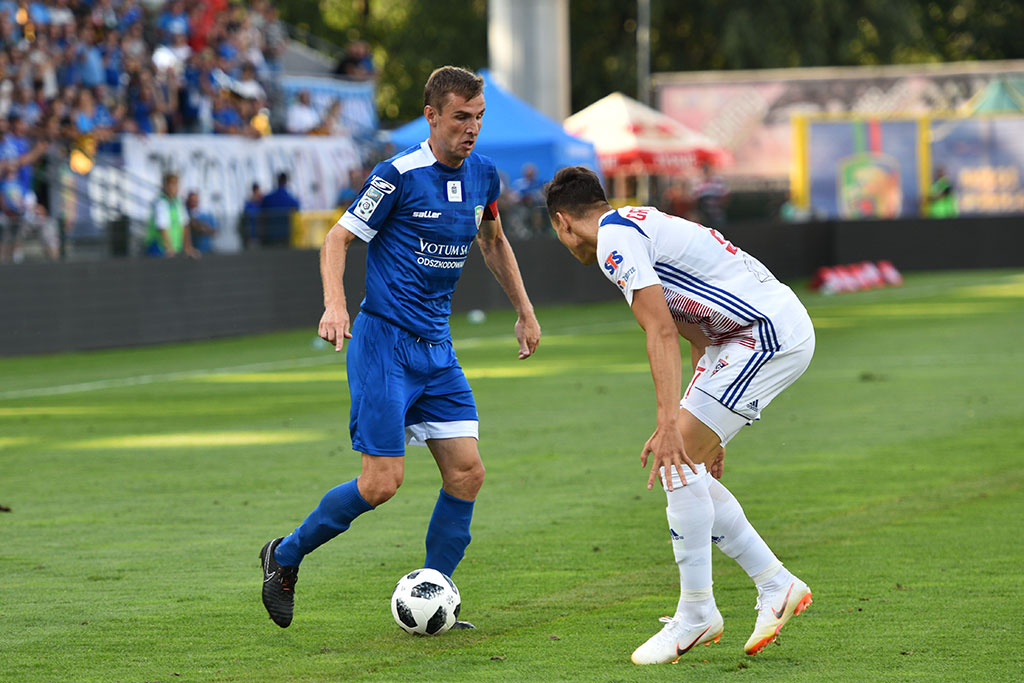 Górnik Zabrze zdobył Legnicę. Domowa porażka piłkarzy Miedzi