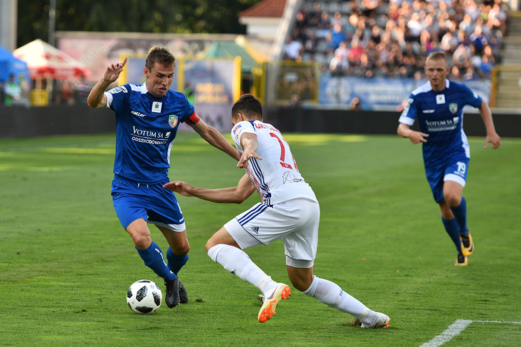 Górnik Zabrze zdobył Legnicę. Domowa porażka piłkarzy Miedzi