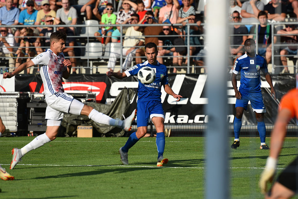Górnik Zabrze zdobył Legnicę. Domowa porażka piłkarzy Miedzi