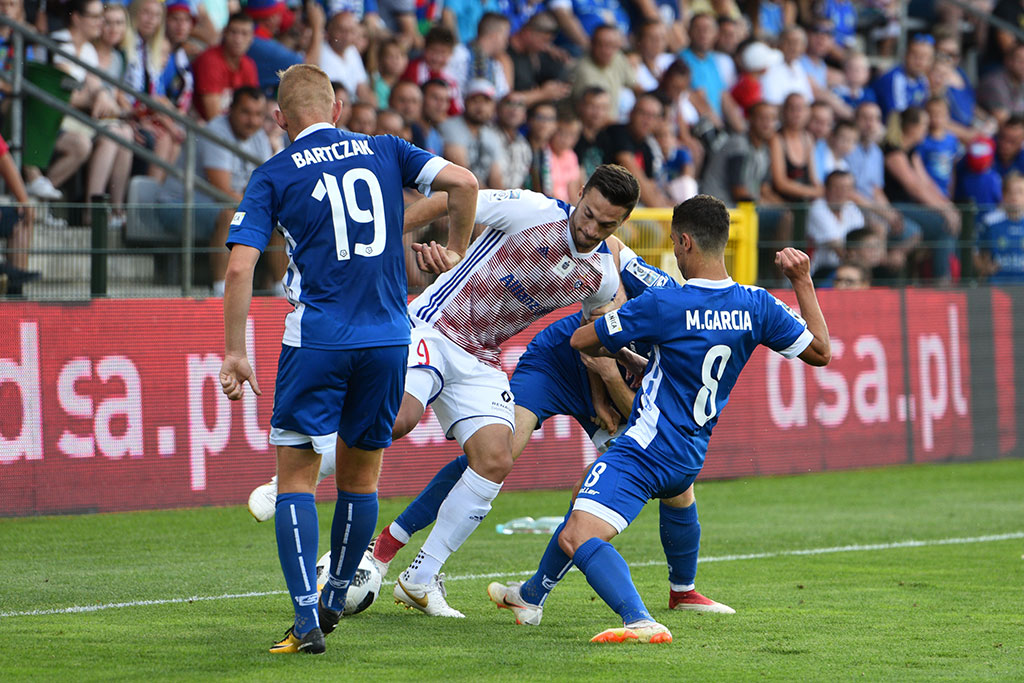 Górnik Zabrze zdobył Legnicę. Domowa porażka piłkarzy Miedzi