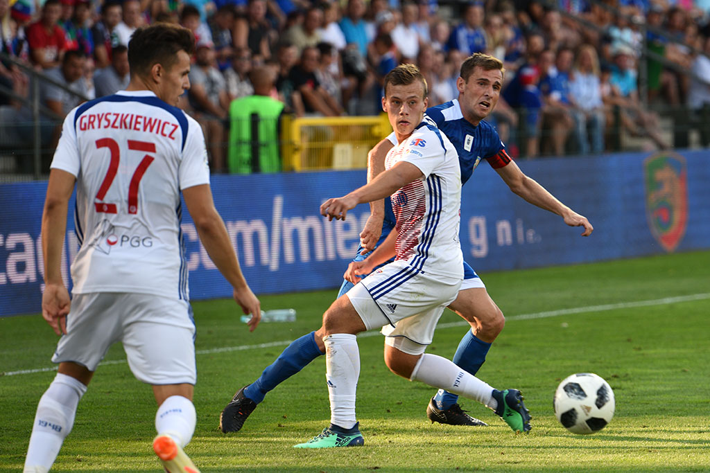 Górnik Zabrze zdobył Legnicę. Domowa porażka piłkarzy Miedzi
