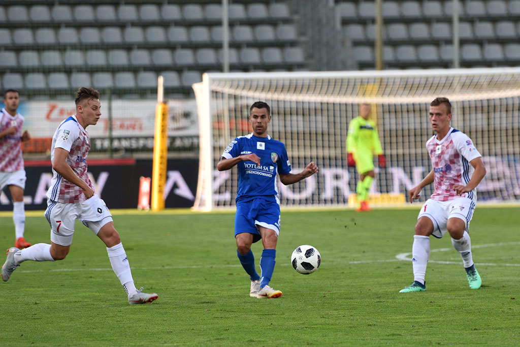 Górnik Zabrze zdobył Legnicę. Domowa porażka piłkarzy Miedzi