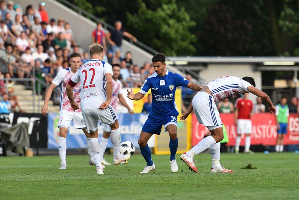 Górnik Zabrze zdobył Legnicę. Domowa porażka piłkarzy Miedzi